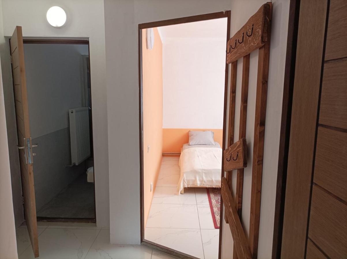 Za Ohradami Apartment Zavazna Poruba Luaran gambar