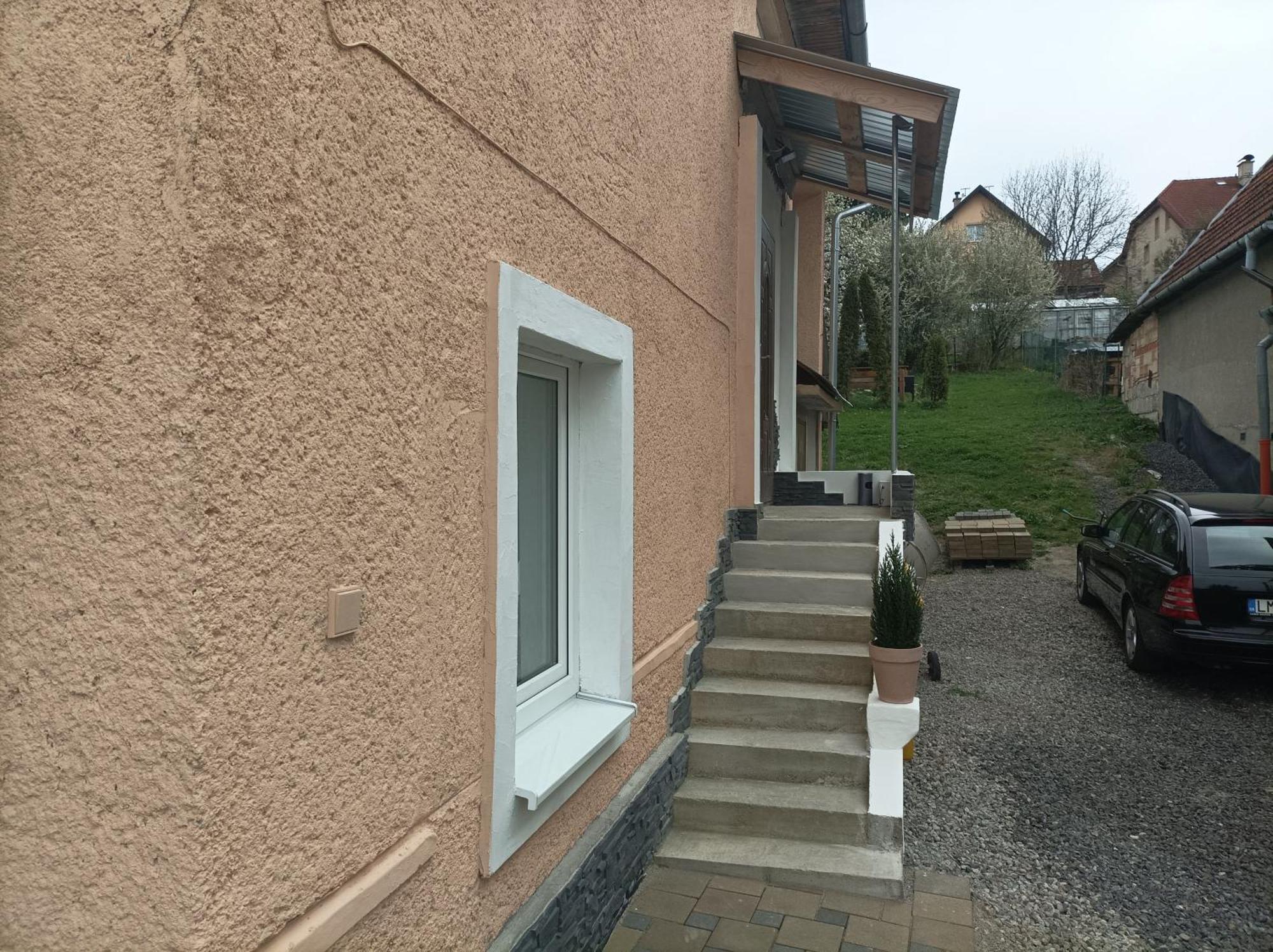 Za Ohradami Apartment Zavazna Poruba Luaran gambar