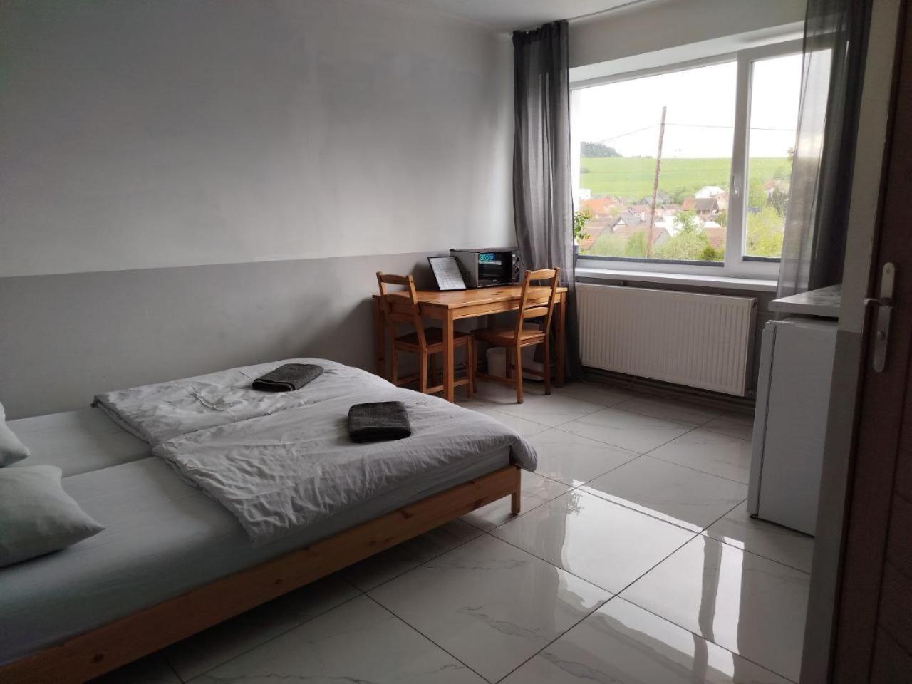 Za Ohradami Apartment Zavazna Poruba Luaran gambar